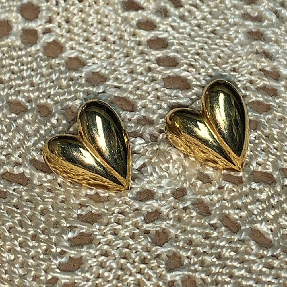 Vintage gold tone puffy heart earrings for pierced ears